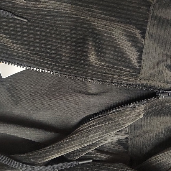 Adidas - Picture 16 of 16